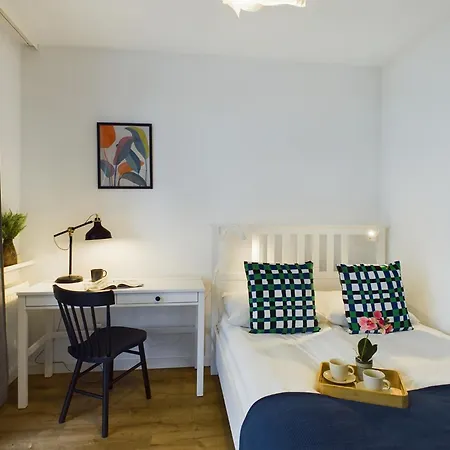 Elegancki Apartament Blisko Rzeki W Krakowie Z Biurkiem Do Pracy Zdalnej By Renters *