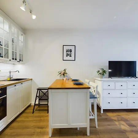 Elegancki Apartament Blisko Rzeki W Krakowie Z Biurkiem Do Pracy Zdalnej By Renters アパート *