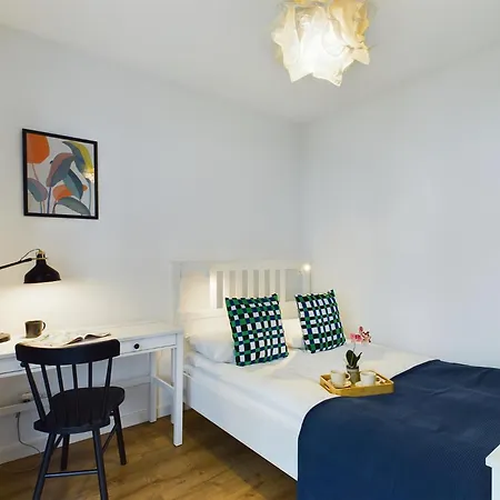 Apartment Elegancki Apartament Blisko Rzeki W Krakowie Z Biurkiem Do Pracy Zdalnej By Renters Krakow