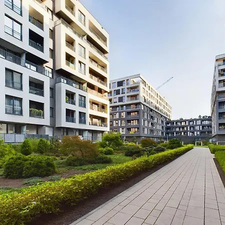 Elegancki Apartament Blisko Rzeki W Krakowie Z Biurkiem Do Pracy Zdalnej By Renters クラクフ